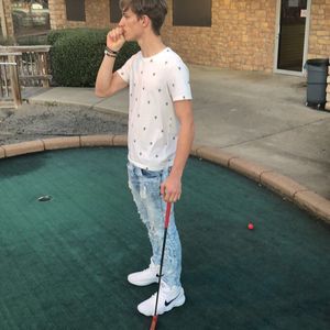 Meet your Posher, Aaron